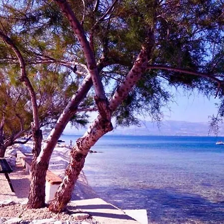 Bonaca アパート トロギール